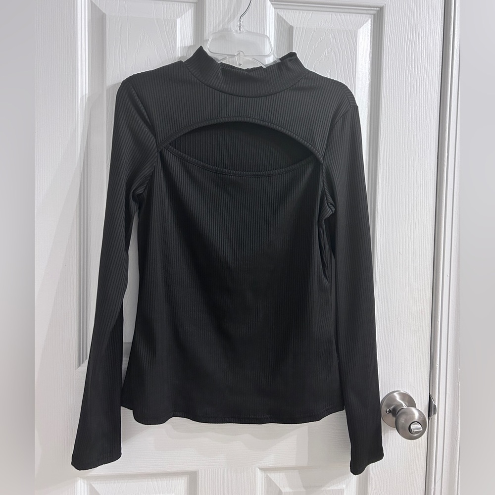 Ribbed cut out turtle neck